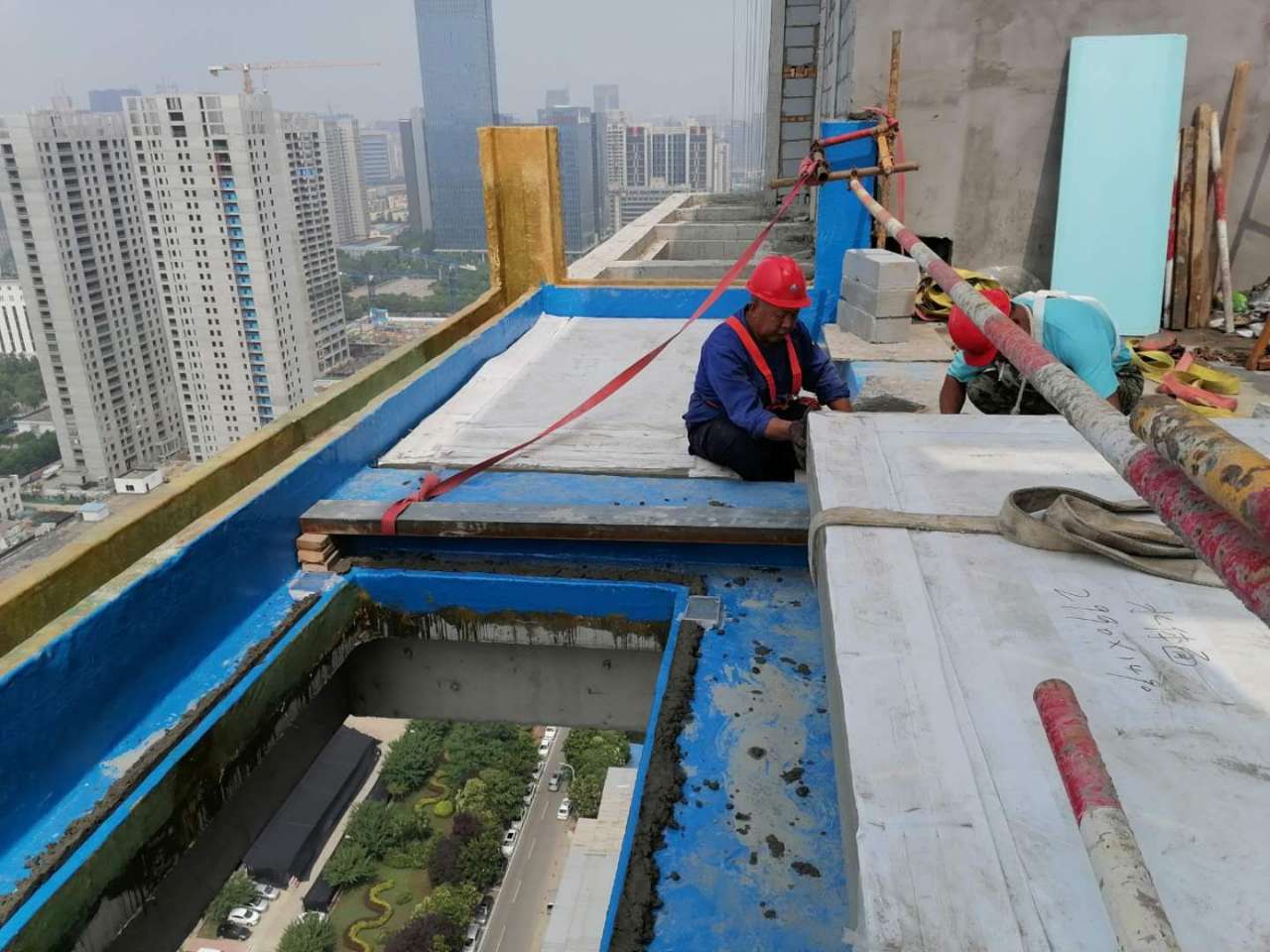 Acrylic swimming pool - installation LEYU