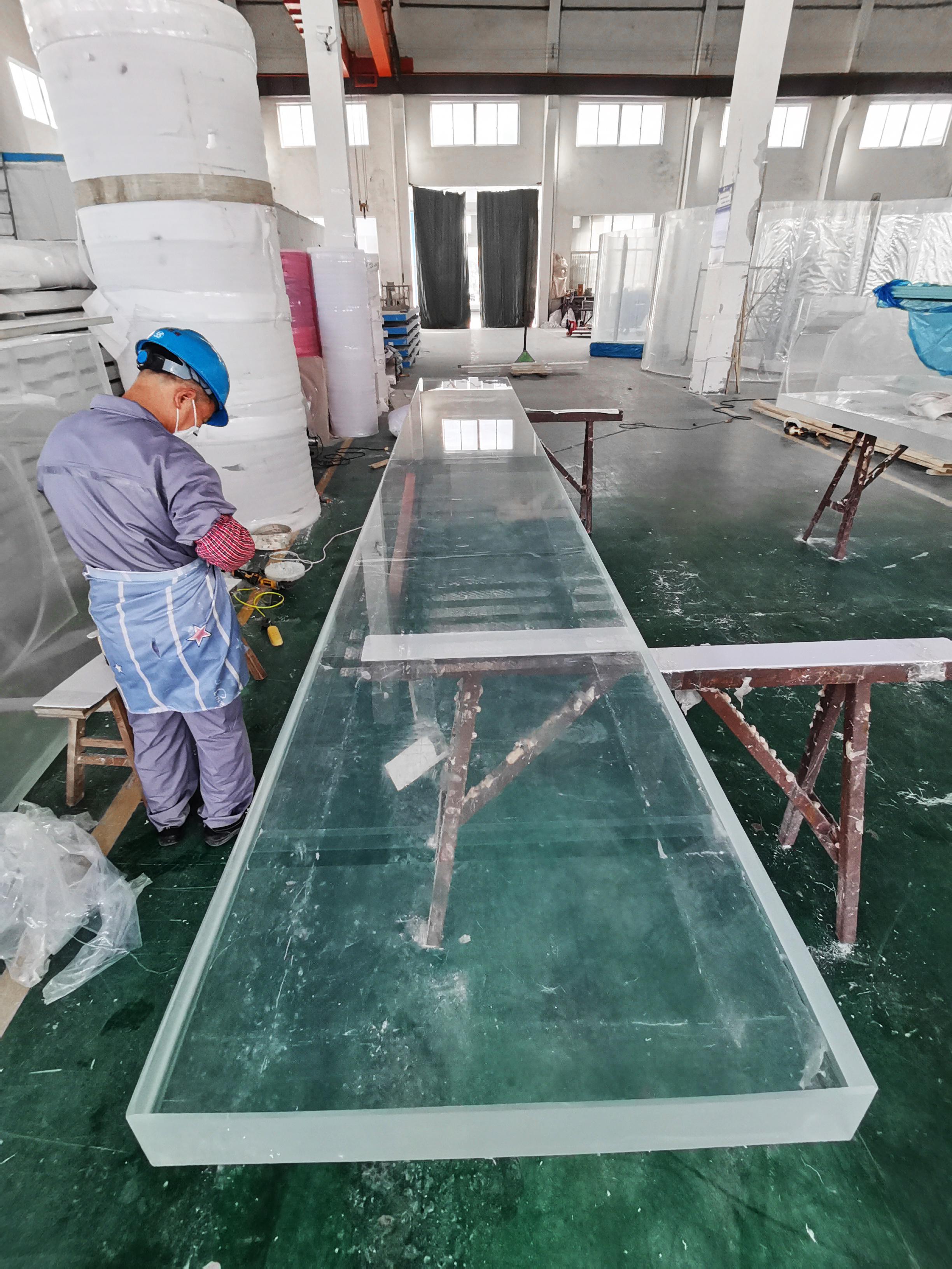 Embracing the Future: Acrylic Swimming Pool in the Middle East - Dubai