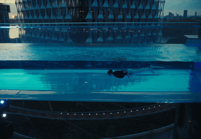How Thick Should An Acrylic Swimming Pool Panel Be?