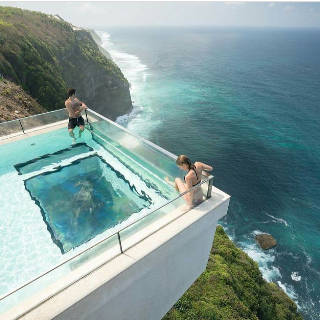 Embracing the Future: Acrylic Swimming Pool in the Middle East - Dubai