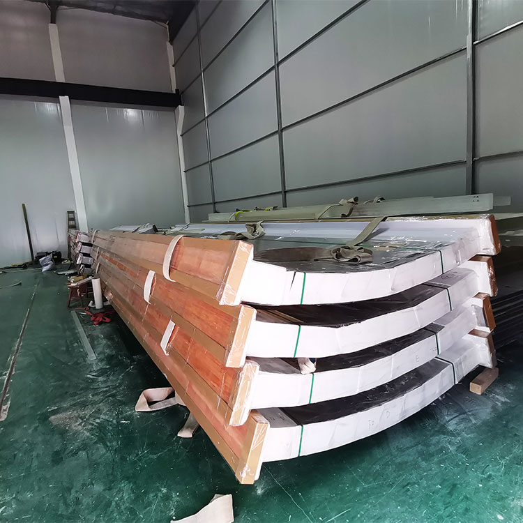 A Company Manufactures Rectangular Aquariums And Customs Shaped Fish Tank -Leyu Acrylic Sheet Products Factory