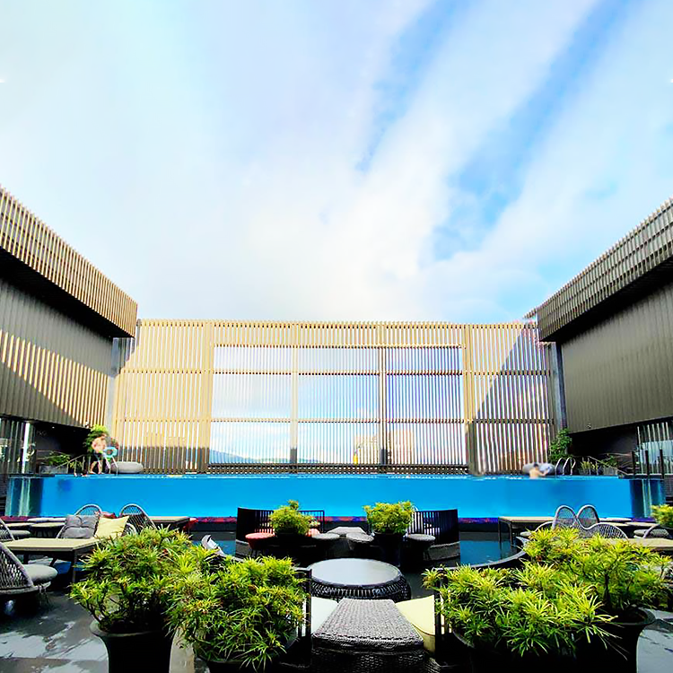 How Much Is A Acrylic Swimming Pool？-Leyu Acrylic Sheet Products Factory