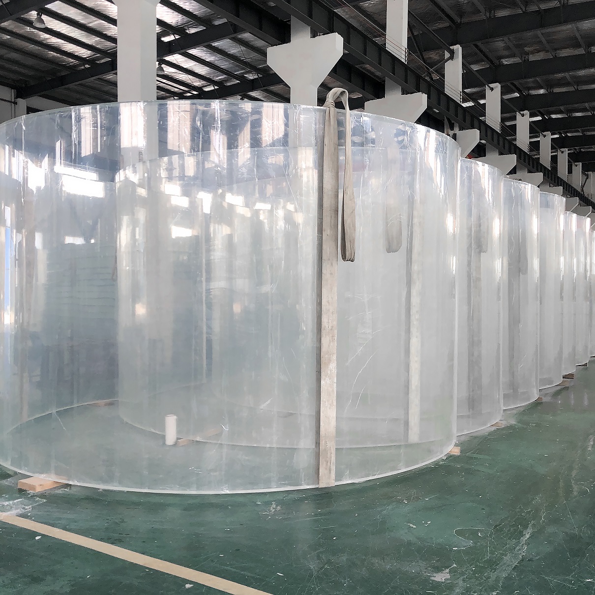 Can an acrylic water feature restaurant be built underwater- Leyu acrylic pools for sale