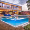 Clear acrylic pool wall manufacturer and installer Acrylic Swimming Pool Building Expert - Leyu