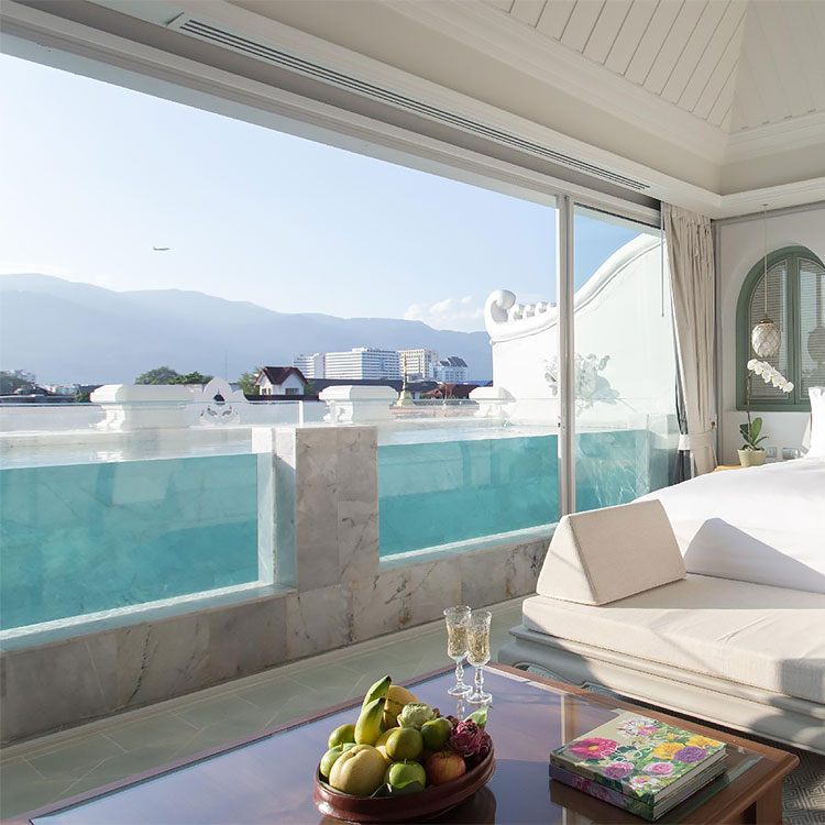 Embracing the Future: Acrylic Swimming Pool in the Middle East - Dubai