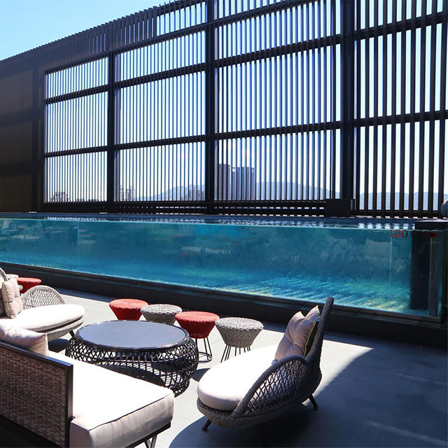 Clear acrylic pool wall manufacturer and installer with Various thicknesses from 20-800mm- Leyu