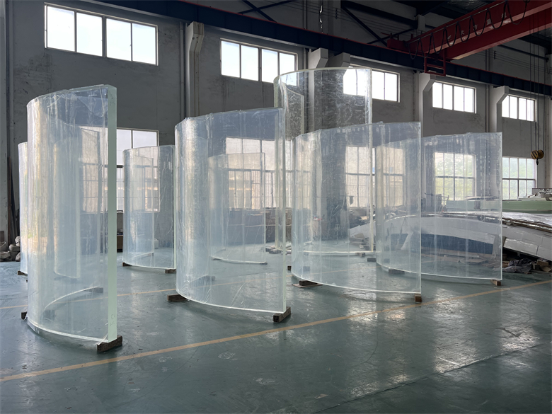 Curved acrylic sheet