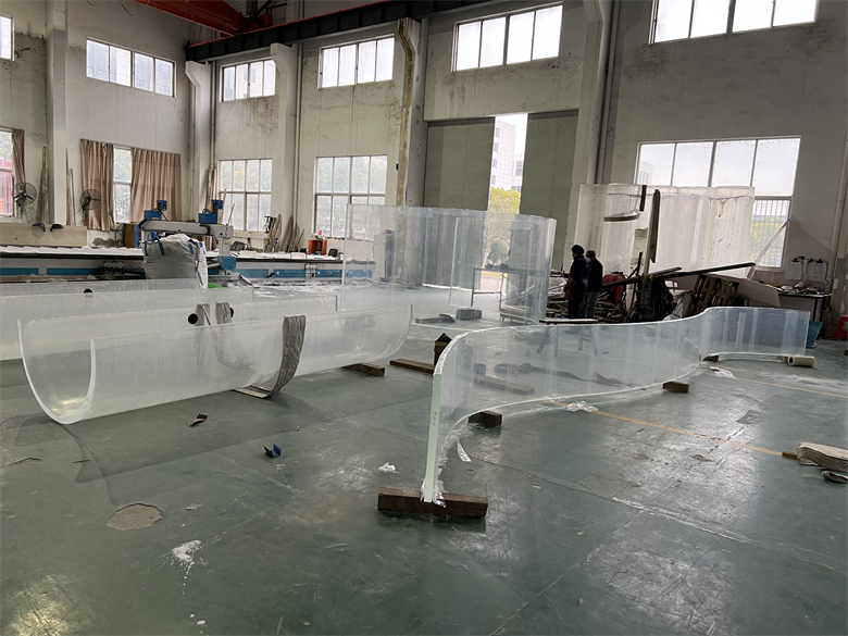 Curved acrylic sheet
