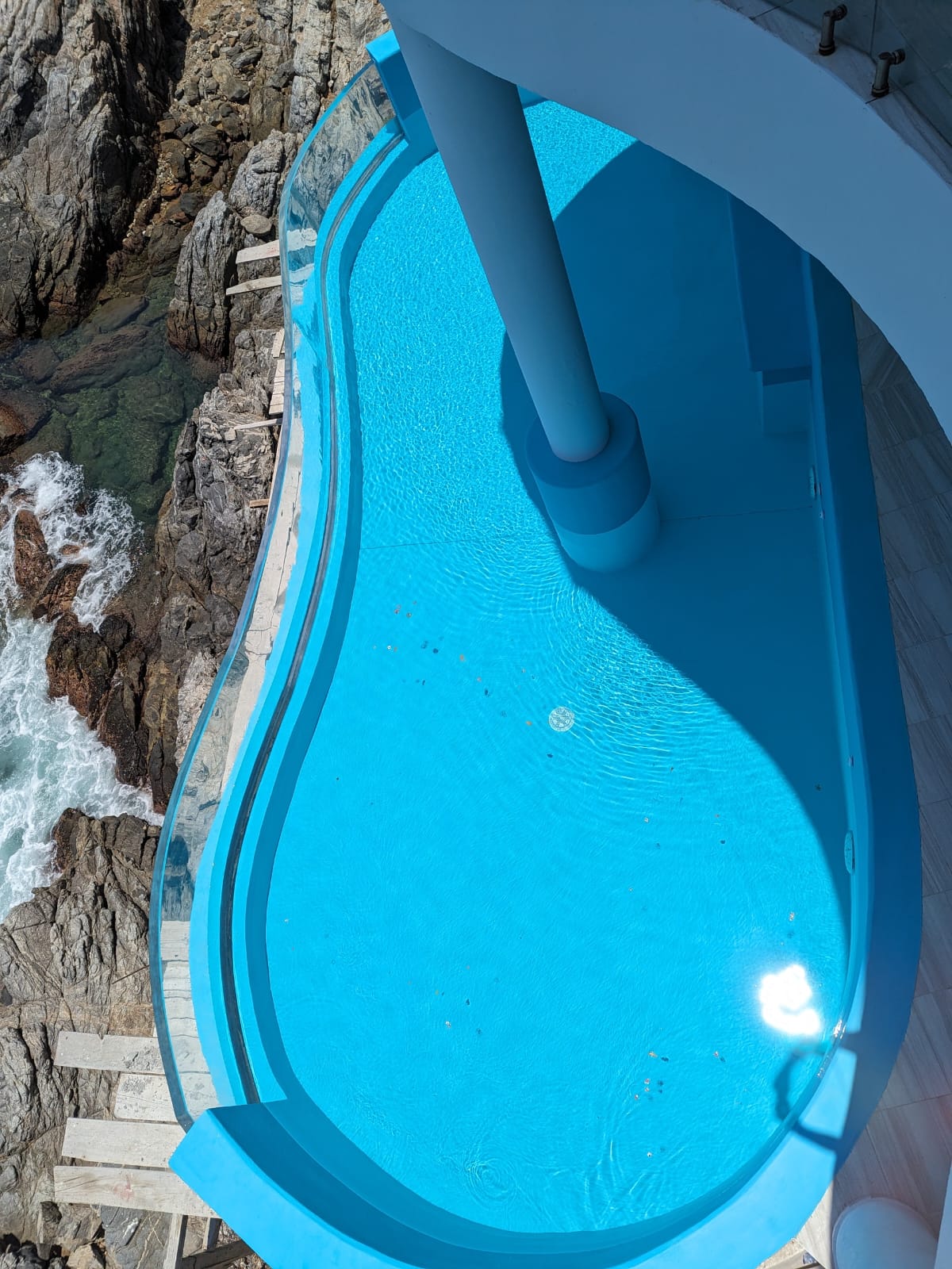 Acrylic swimming pool window
