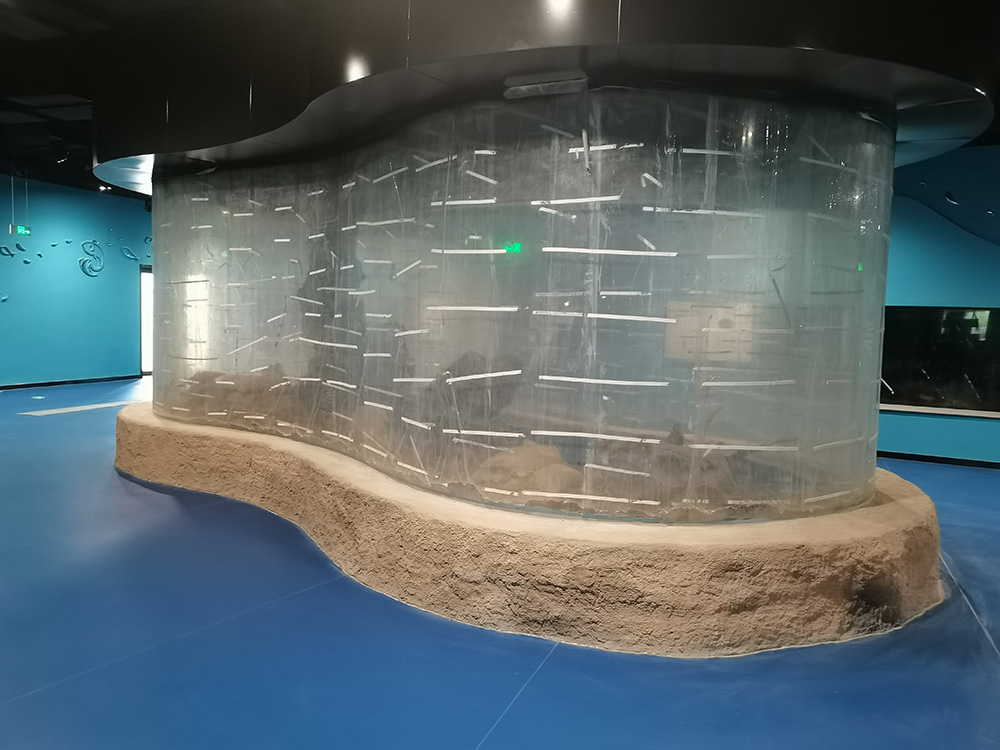Custom acrylic fish tank - LEYU 