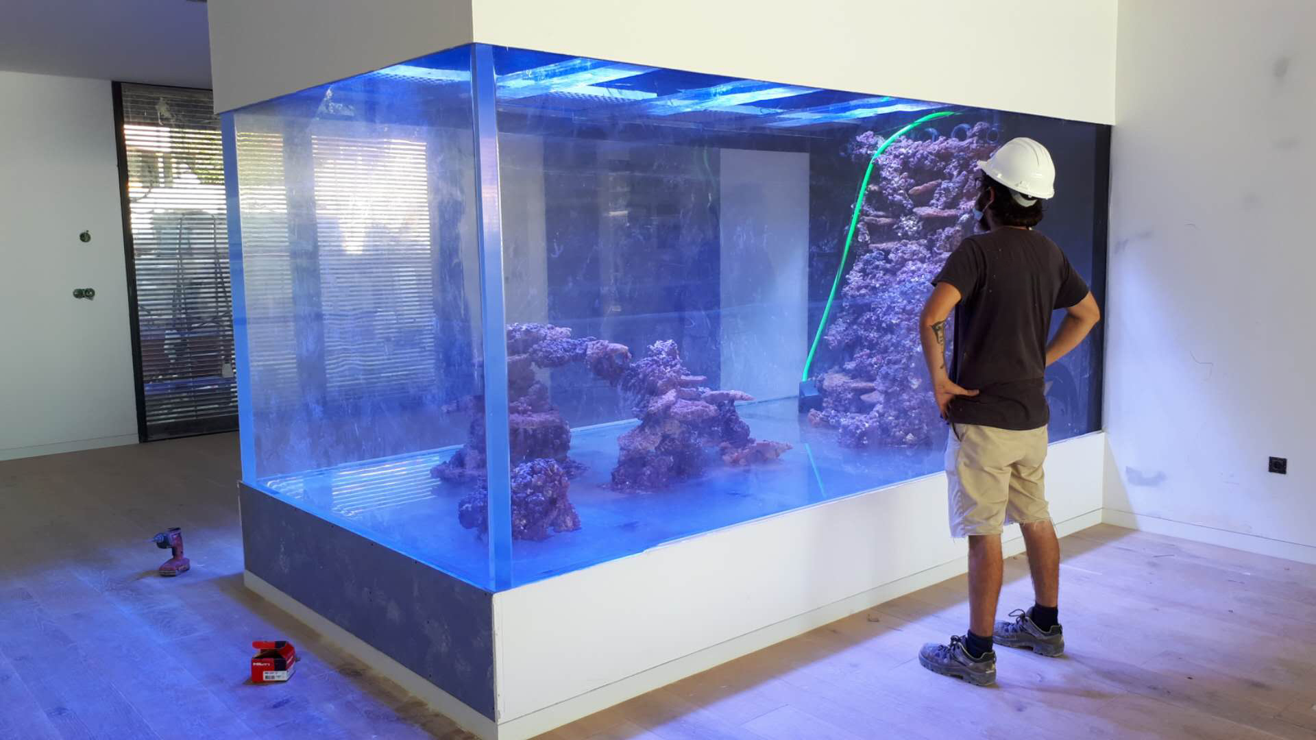 Acrylic fish tank - LEYU