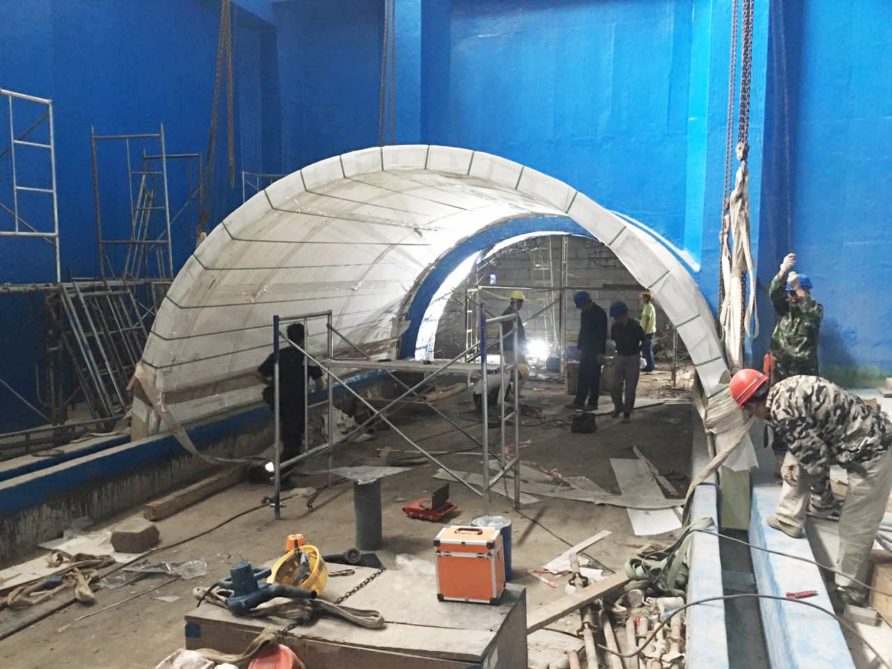 Acrylic tunnel aquarium - manufacture