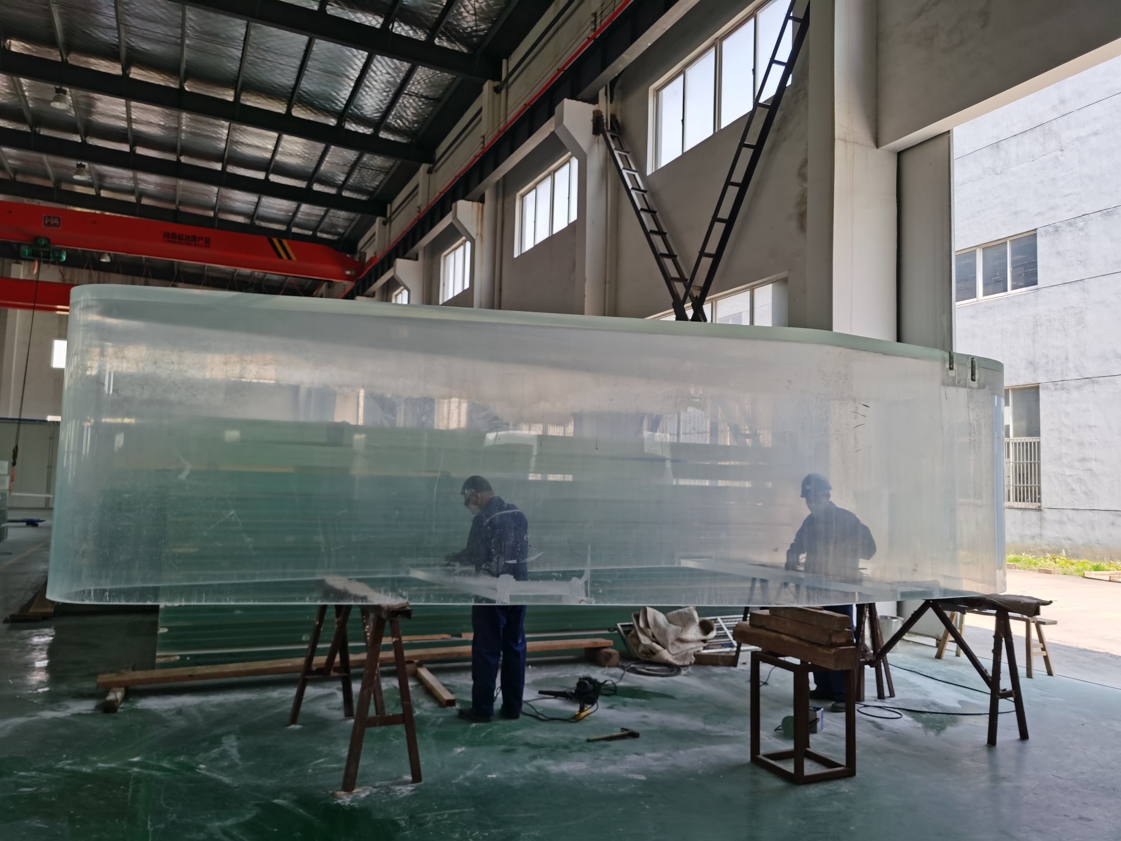 Custom acrylic fish tank - LEYU