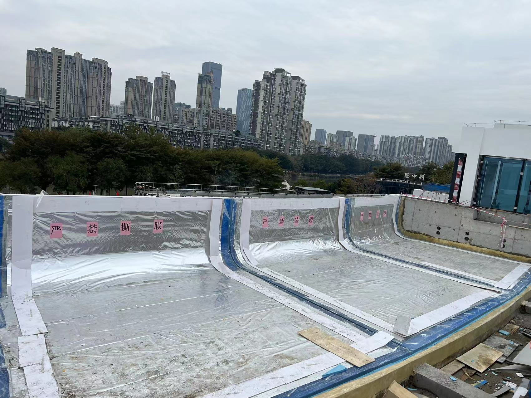Acrylic swimming pool - LEYU installation