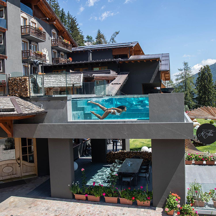 Acrylic swimming pool 