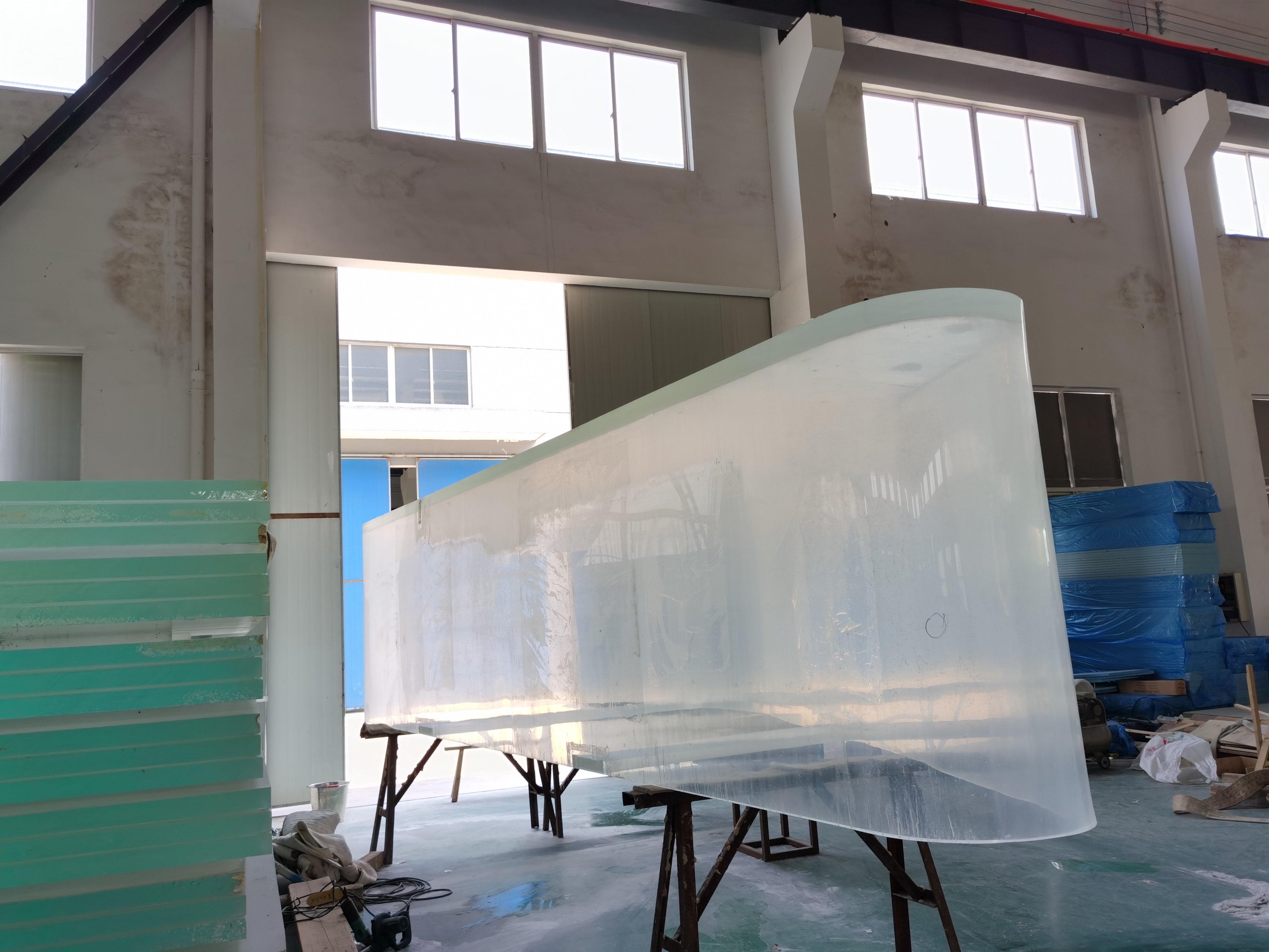 Custom acrylic fish tank - LEYU