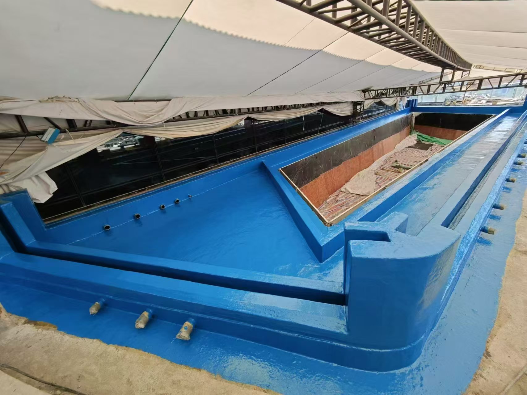 Acrylic swimming pool installation - LEYU ACRYLIC