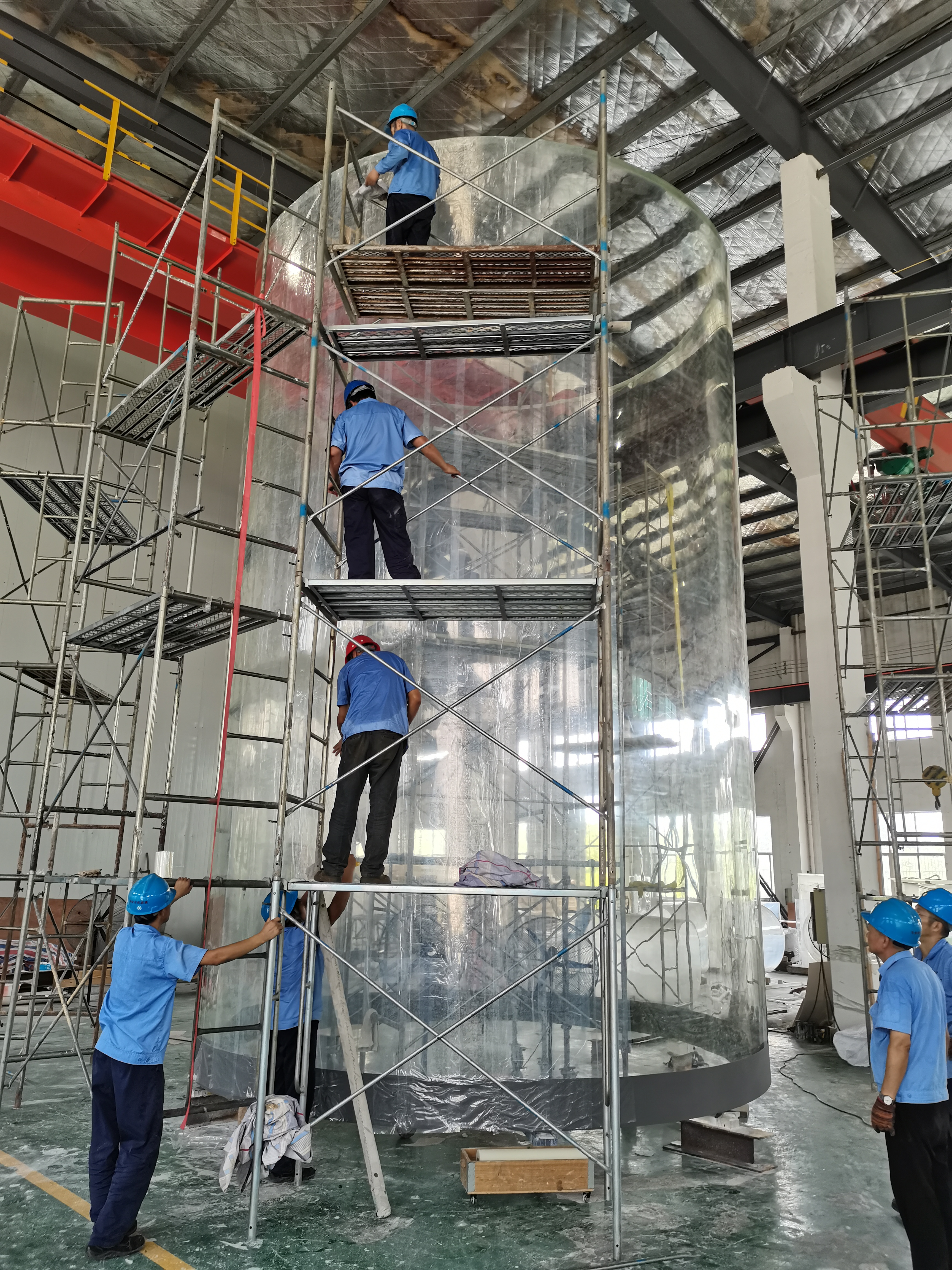 Large acrylic cylinder fish tank - LEYU MANUFACTURE