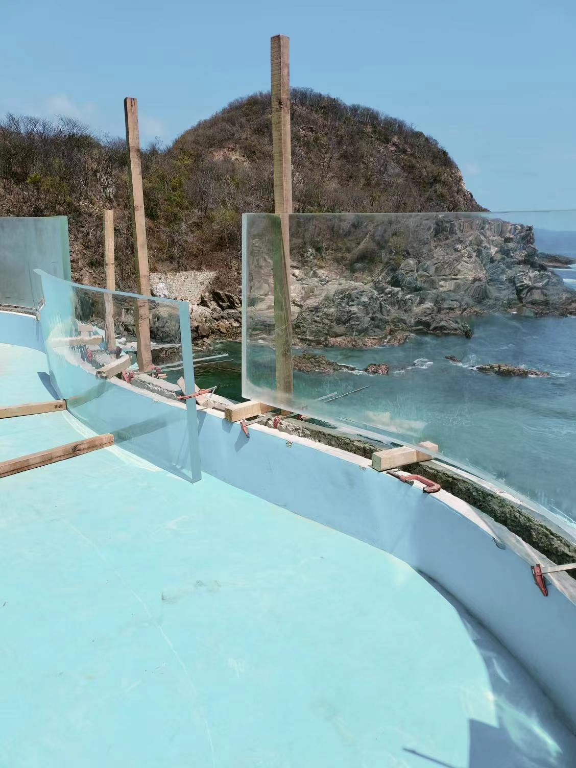 Acrylic infinity pool - installation