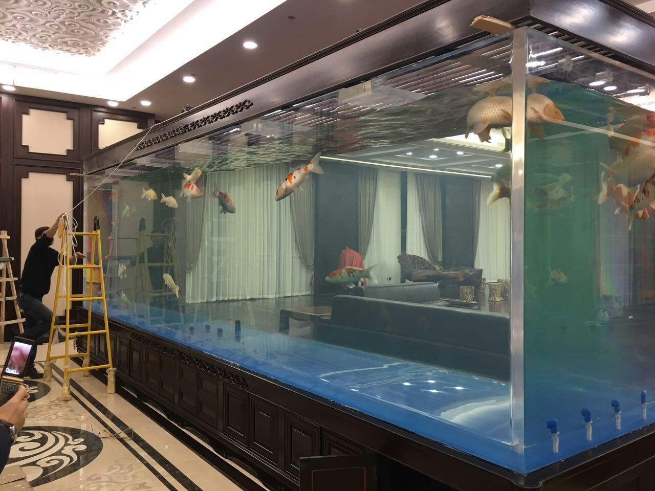 Acrylic custom fish tank - factory