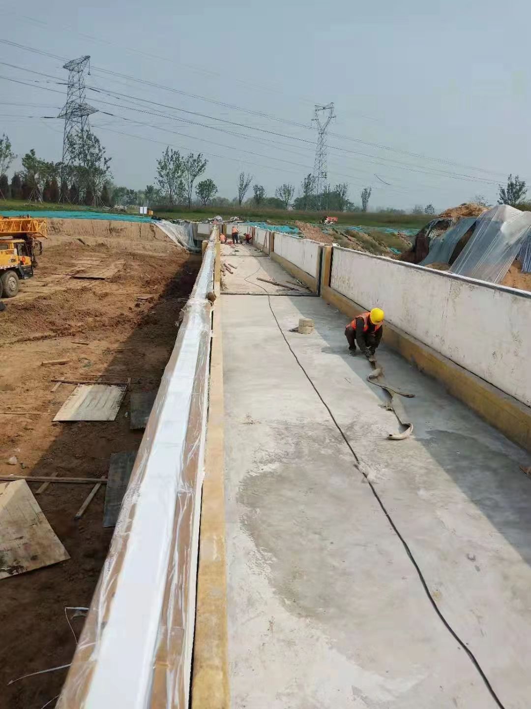 Acrylic swimming pool - installation LEYU