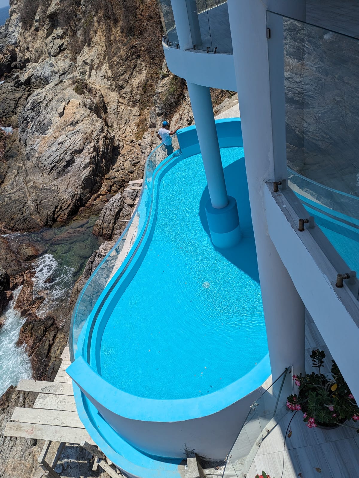 Acrylic swimming pool window