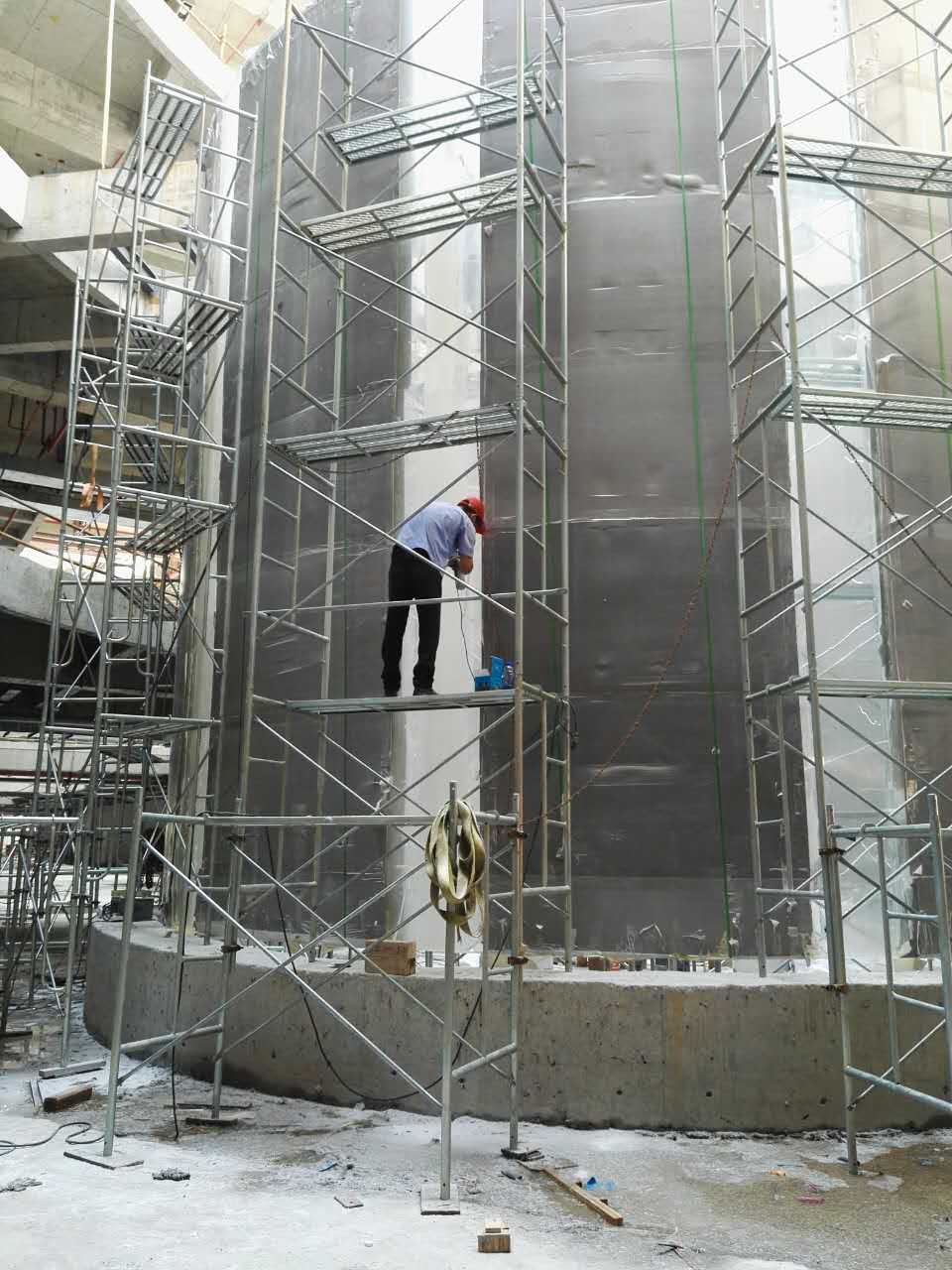 Acrylic cylindrical aquarium - LEYU INSTALLATION
