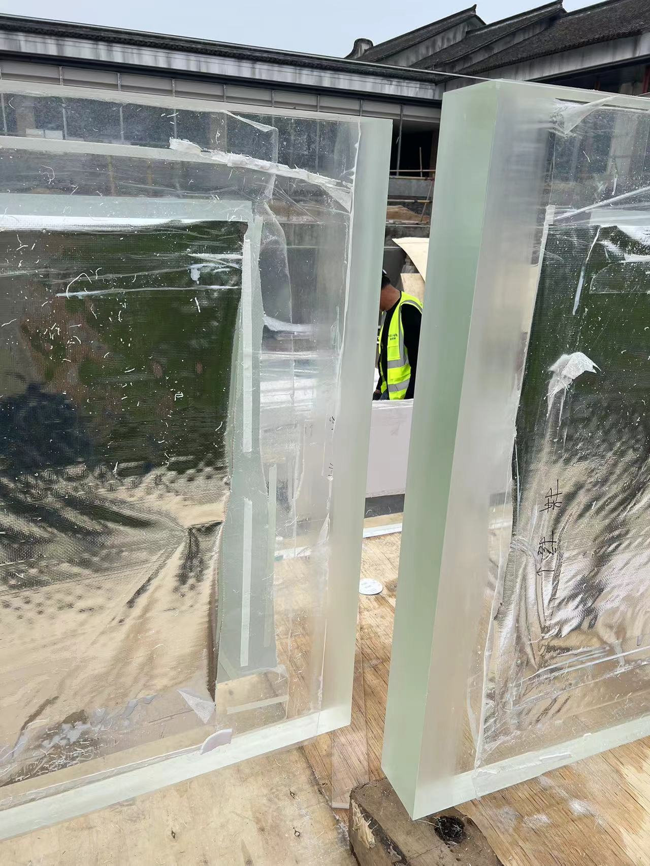 Acrylic swimming pool - LEYU installation