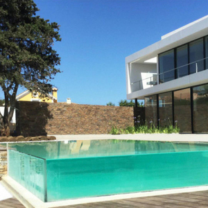Acrylic panels for swimming pool in the Middle East - Leyu 
