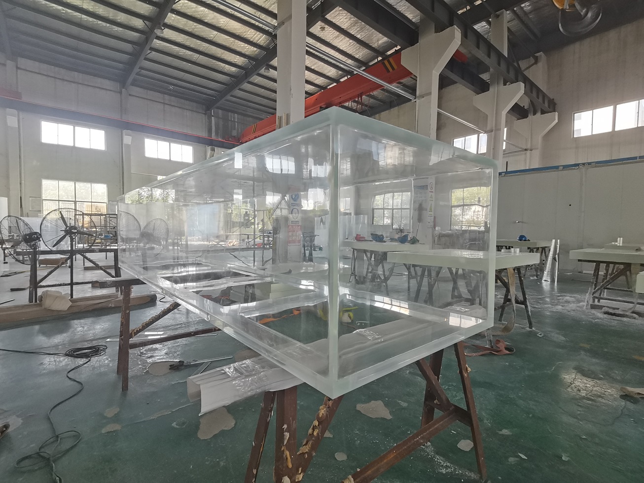 Professional Custom Acrylic Aquarium Manufacturers & Builders - Leyu 