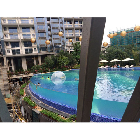 Acrylic pool walls are an indispensable design component of most luxury pools - Leyu