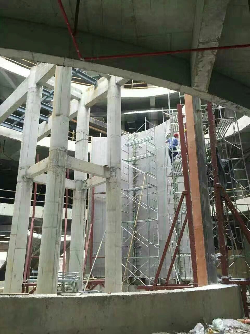 Acrylic fish tank - LEYU INSTALLATION