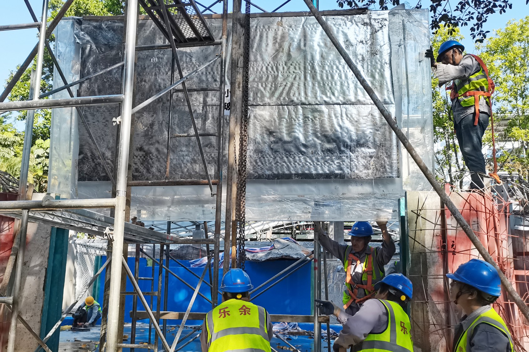 Guangdong Oceanarium &ndash; LEYU&rsquo;s Large Acrylic Aquarium Engineering Case in Guangzhou5