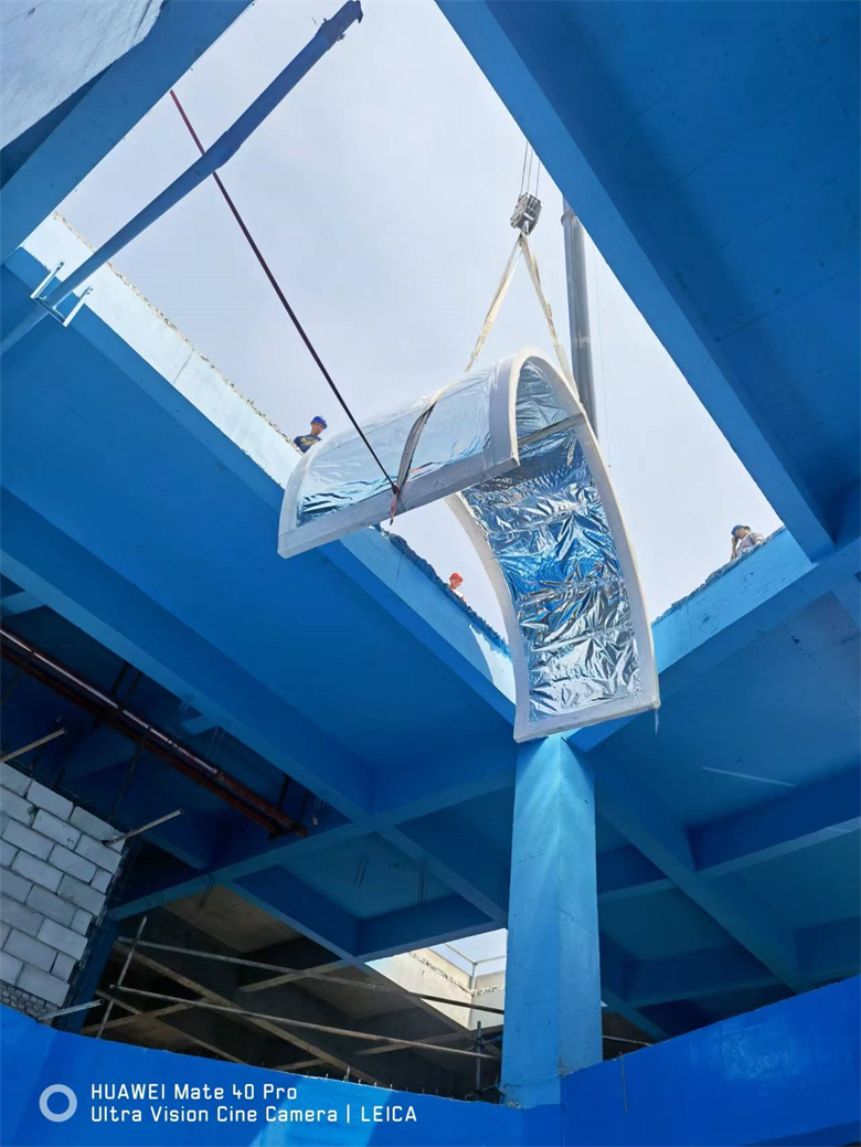 Smooth acrylic swimming pool edge gives a perfect view - Leyu Acrylic Factory 