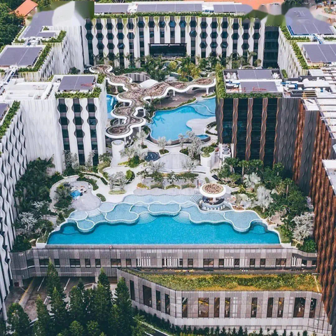 Acrylic glass for swimming pools in the middle east region - LEYU