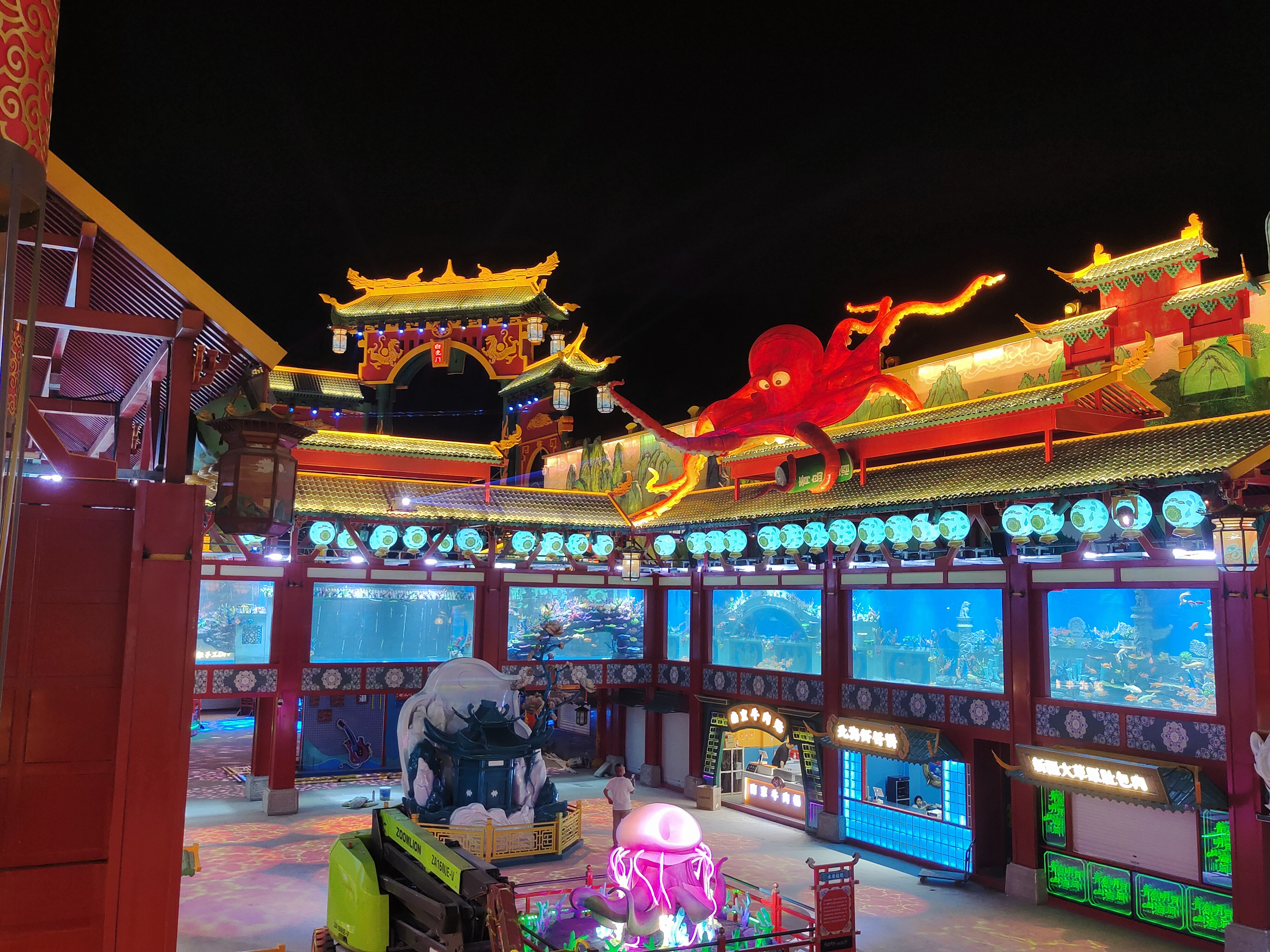 Acrylic fish tank manufacturer - LEYU